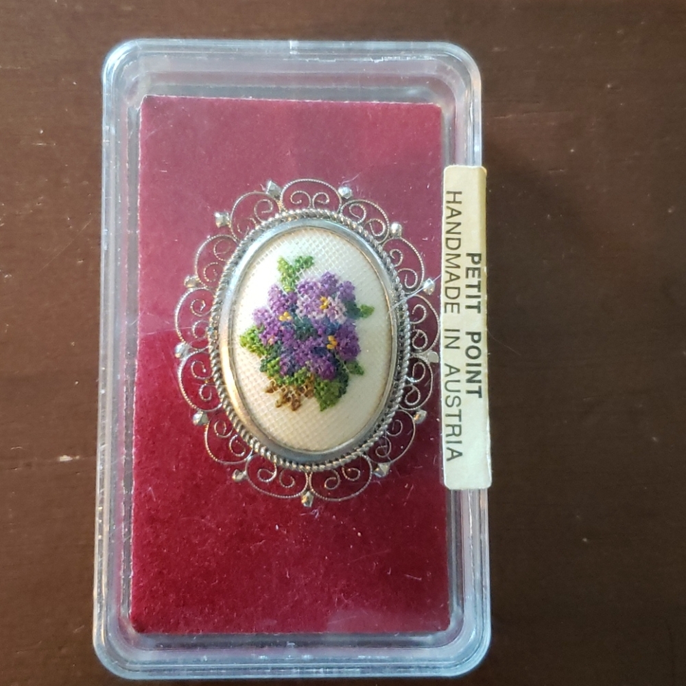 Ventage  Brooch